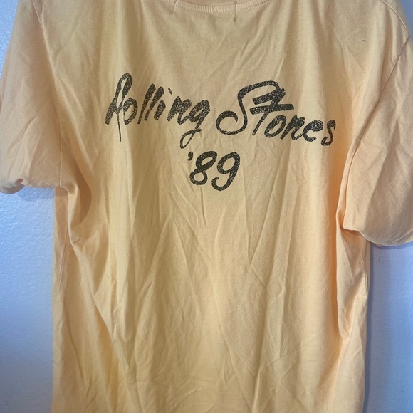 Day Dreamer x Free People yellow Rolling Stones Lips Tee Shirt Sz XL 1989 - Picture 3 of 5